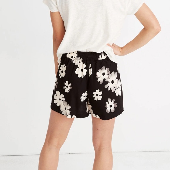 Madewell Women’s Drapey Pull-On Shorts in Ikat Floral Size X-Small - Picture 3 of 15